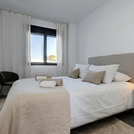 Apartment Brand New, Elegant Three Bed