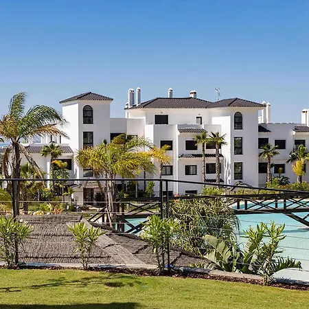 Apartamento Brand New, Elegant Three Bed *