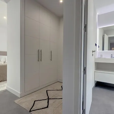 Apartment Brand New, Elegant Three Bed