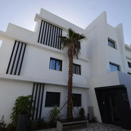 公寓 Brand New, Elegant Three Bed